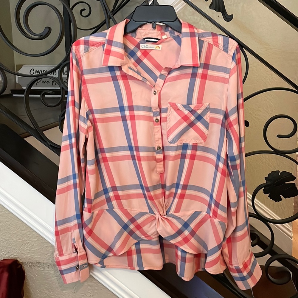 C&C California women’s pink plaid Shirt